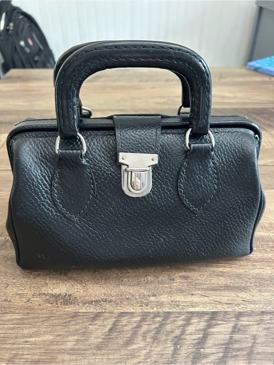 Vintage Handbags - Vintage Black Pebbled Leather Mini Doctors Satchel - Mid Century Gladstone Frame